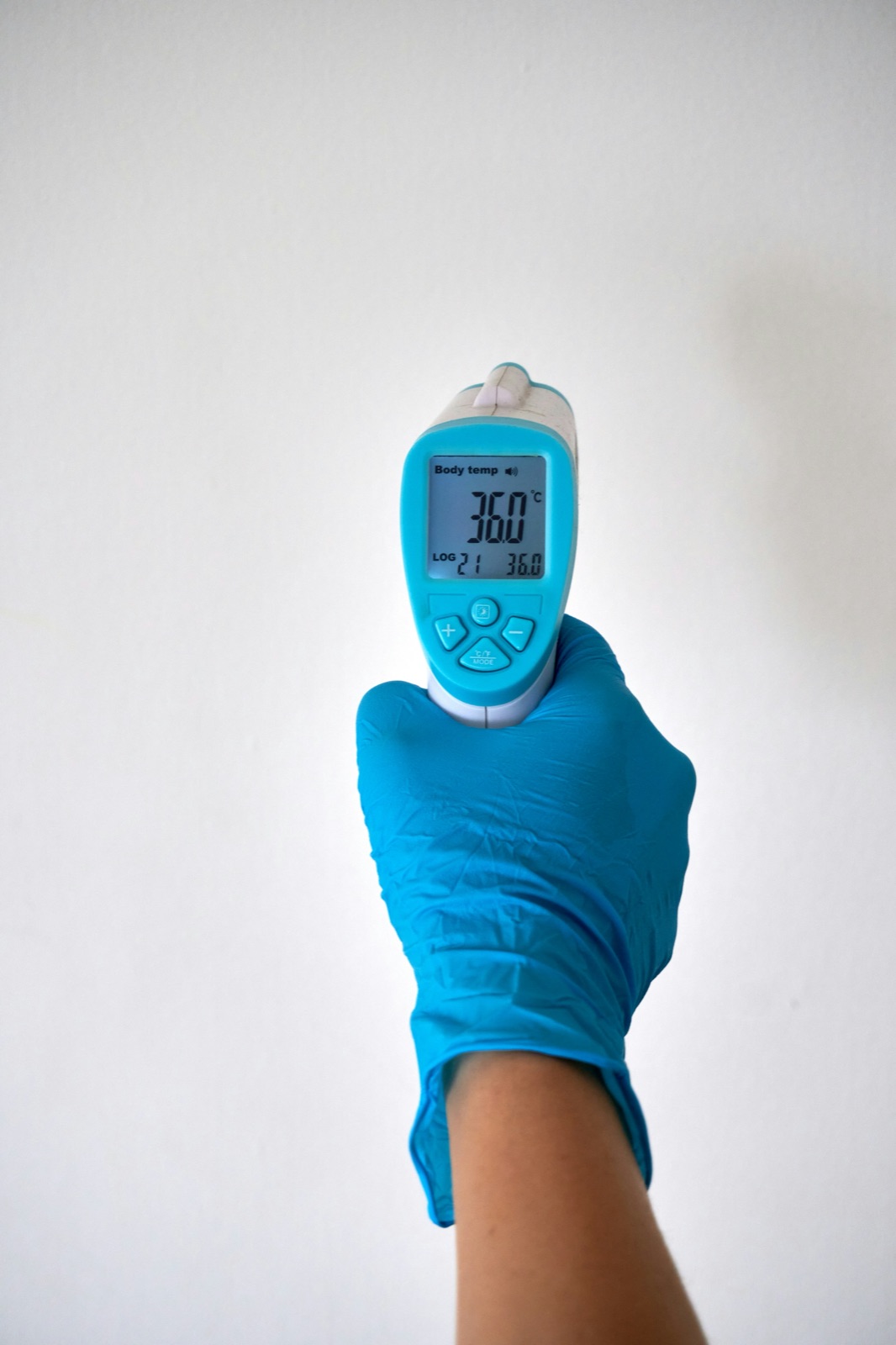 Blue and white digital temperature measurement device for Epo-Weld™ TC thermally conductive epoxy temperature sensor