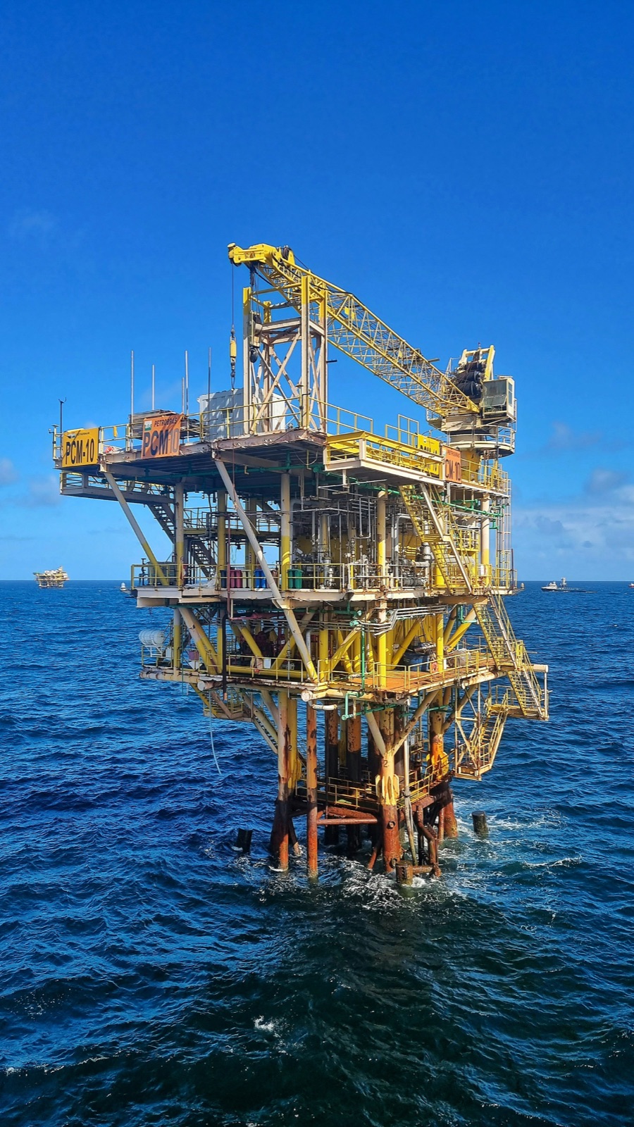 Oil rig platform in the middle of the ocean for Epo-Weld™ UHB ultra high bond epoxy automotive and down-hole electronics