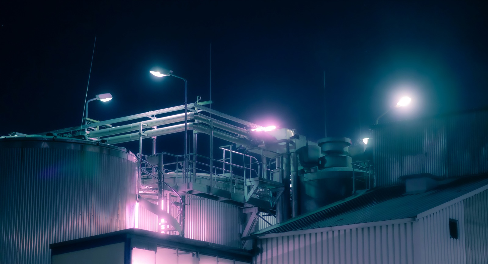 UV flood lamp curing operation for Incure Vison™ UV safety protection during flood curing