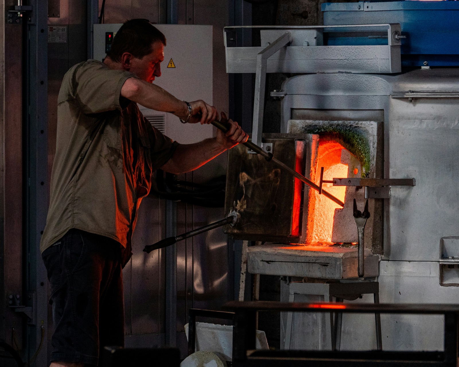 Industrial exhaust manifolds and furnace door sealing with Epo-Weld™ HTSS high temperature silicone sealer
