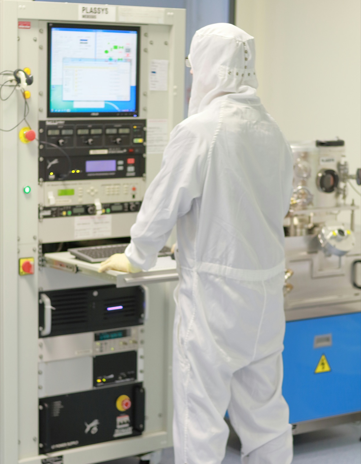 Cleanroom assembly of catheters and sensors for Incure B/C-Series™ UV cure chamber medical device bonding