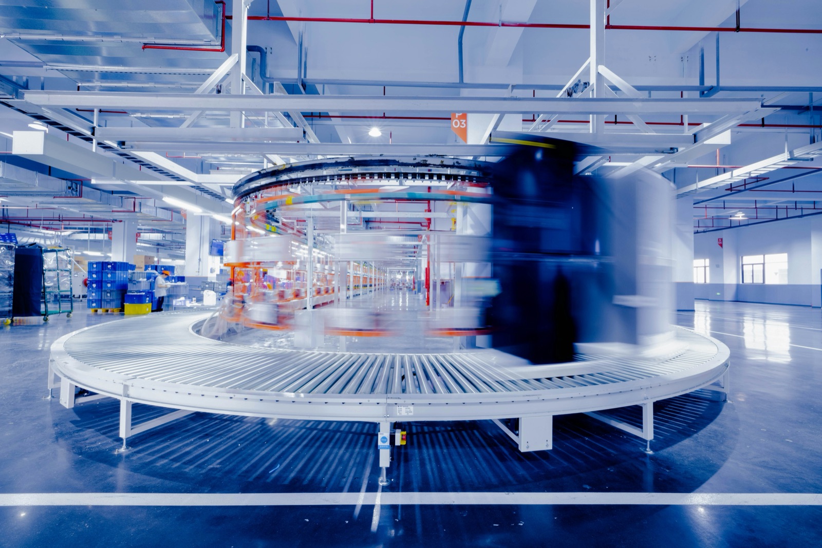 Industrial conveyor belt production line for Incure F-Series™ UV flood lamp conveyor-mounted curing