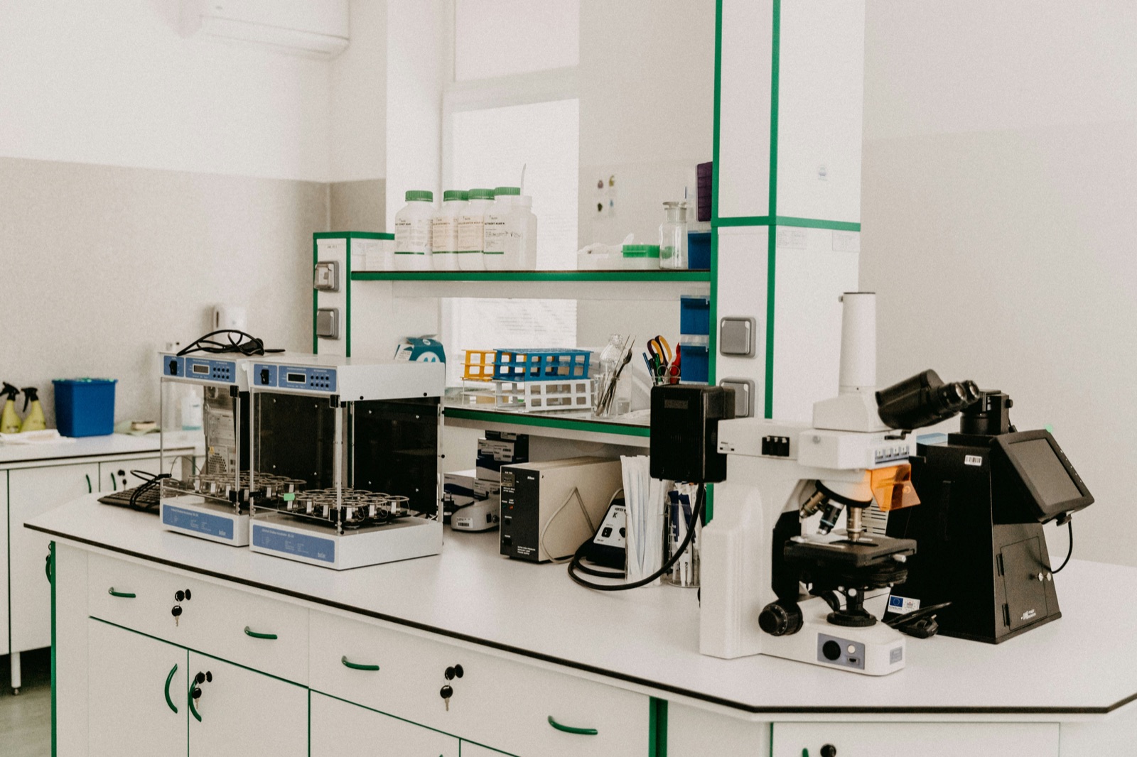 Scientific laboratory precision equipment for Incure F-Series™ UV flood lamp R&D and process development