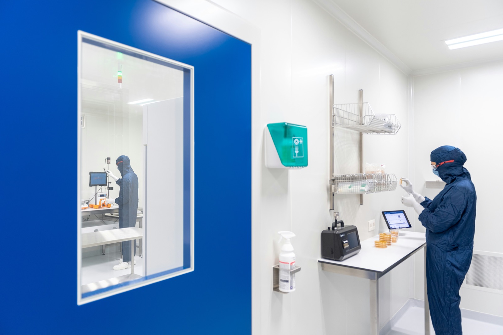 Medical device manufacturing environment for Incure W-Series™ water-cooled UV LED medical device production