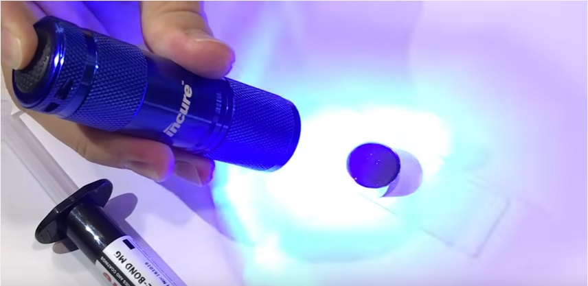 You are currently viewing UV Glue vs. Epoxy: Clash of the Titans – Unveiling the Bonding Champion