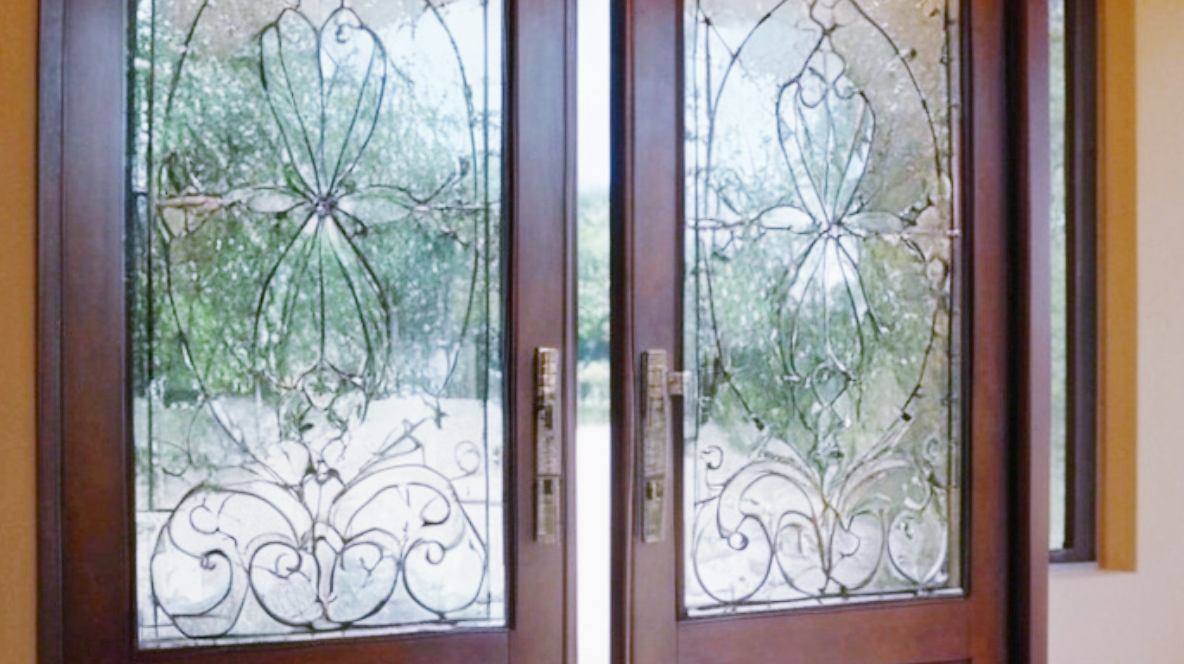 Read more about the article UV Adhesive for Glass Doors: A Clear Choice for Strong, Durable Bonds